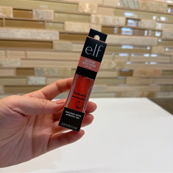 Any 3 for $25 | ELF Glow Reviver Lip Oil - Vibrant Red - Picture 1 of 3